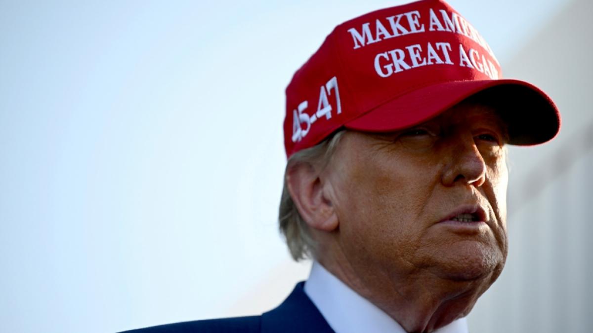 Nach seiner Wiederwahl als US-Pr&auml;sident scheint Donald Trump auf dem Gipfel seiner Macht. Ob er als erster Straft&auml;ter ins Wei&szlig;e Haus einziehen wird, bleibt vorerst offen. (Foto)