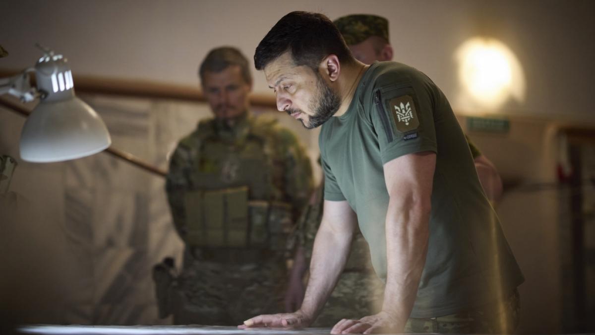 Wolodymyr Selenskyj greift durch: Der ukrainische Pr&auml;sident hat aus &Auml;rger &uuml;ber "Verrat" die Chefs von Geheimdienst und Generalstaatsanwaltschaft abgesetzt. (Foto)
