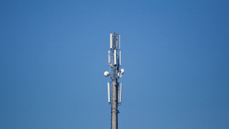Beim bloßen Gedanken an Handy-Sendemasten bekommen «Elektrochonder» bereits panische Angst. Doch was ist dran an der schädlichen Strahlung?