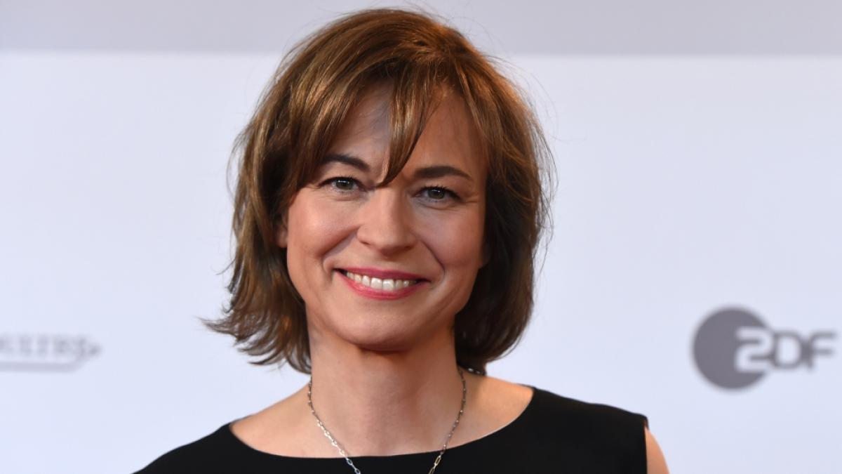 Maybrit Illner begr&uuml;&szlig;t in ihrem ZDF-Talk wieder namhafte G&auml;ste aus Politik, Medizin und Gesellschaft. (Foto)