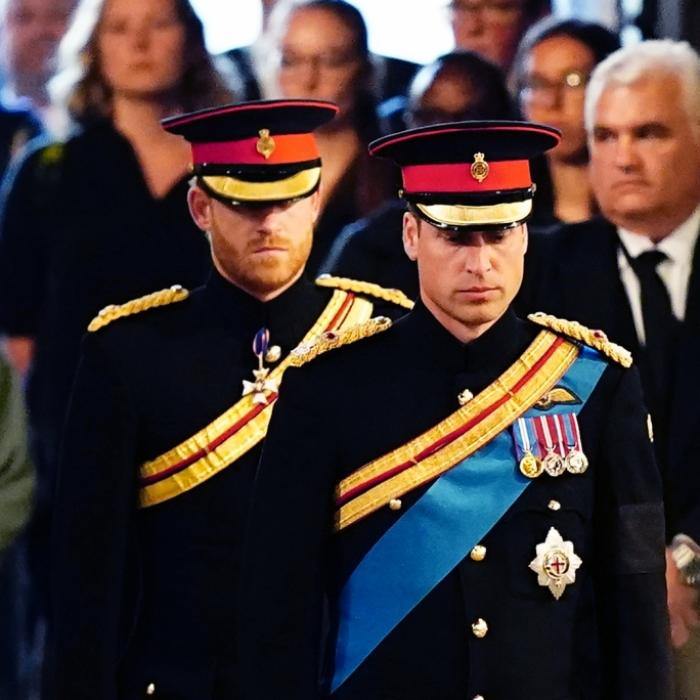 Zwangen Prinz William und Prinzessin Kate Harry ins Nazi-Kostüm?
