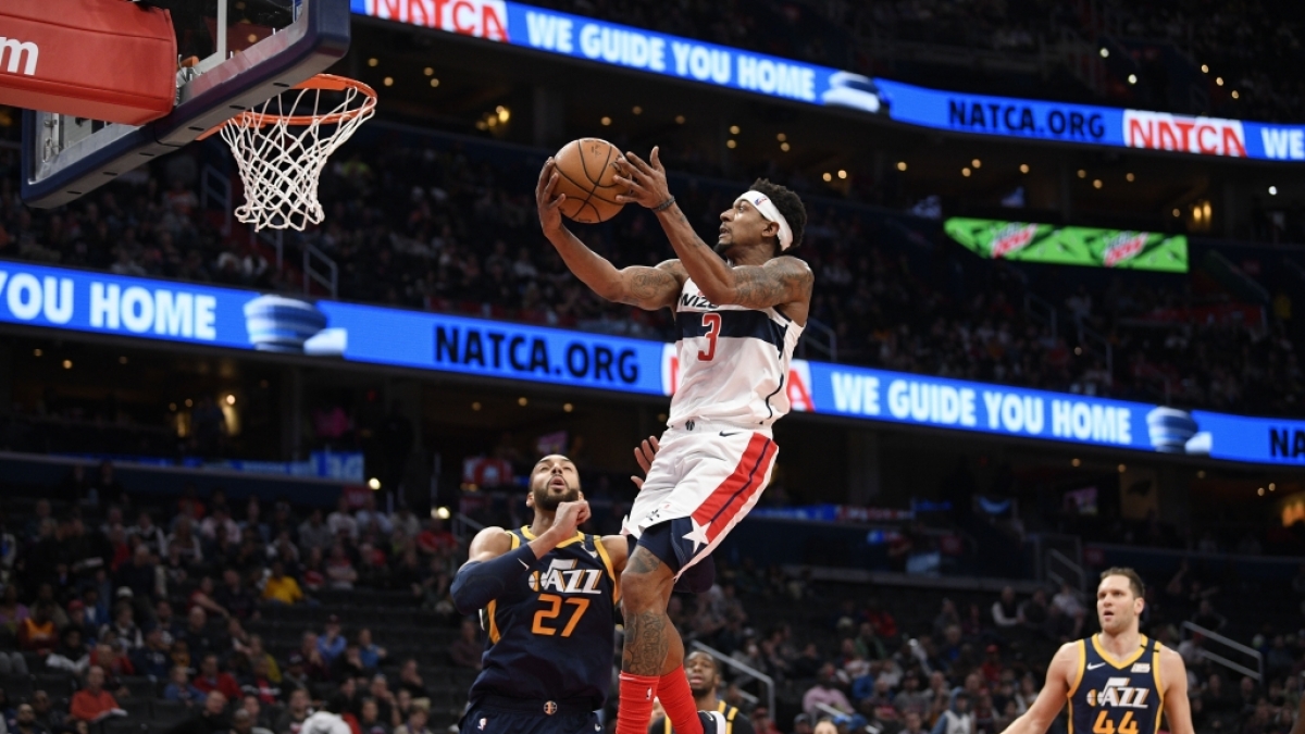 Bradley Beal (m) von den Washington Wizards steigt zum Korb auf, am 12.01.2020. (Symbolbild) (Foto)