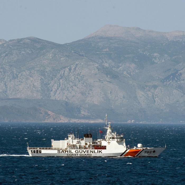 Videos zeigen sinkendes Schiff – mindestens sechs Tote