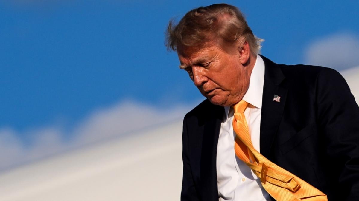 Donald Trump macht wieder einmal mit seiner Haarpracht von sich reden. (Foto)