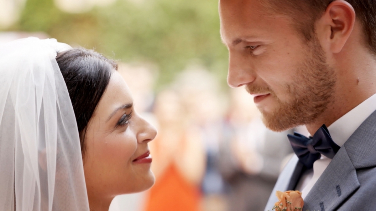 Emily (Anne Menden) und Paul (Niklas Osterloh) (Foto)
