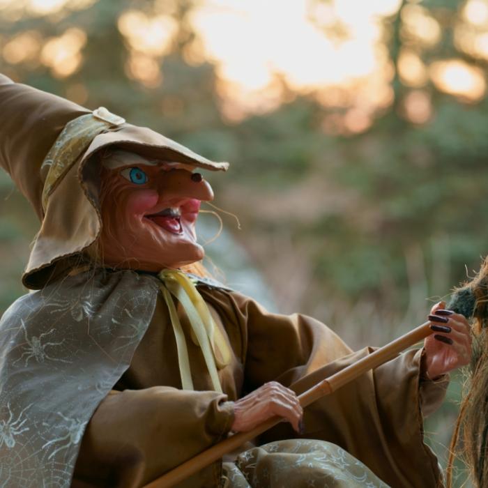 Maibowle, Tanz in den Mai, Hexenfeuer! Diese Traditionen begrüßen den Wonnemonat