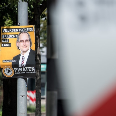 Diese Strafen drohen beim Beschmieren und Abreißen von Wahlplakaten
