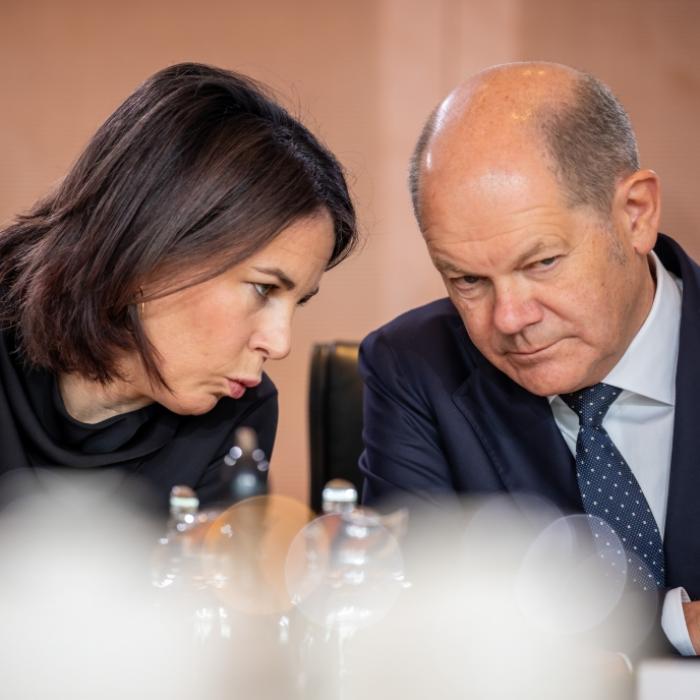 Umfrage-Desaster für Baerbock und Co.! Vorgezogene Neuwahlen gefordert