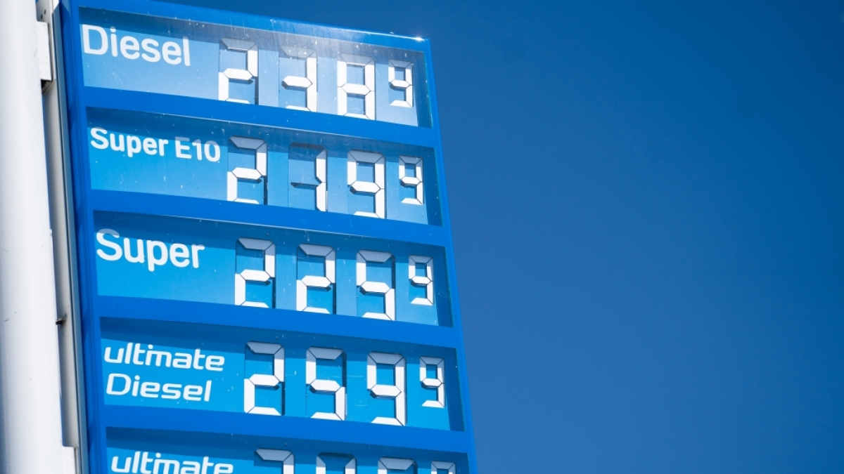 Die Benzinpreise in Deutschland liegen aktuell bei &uuml;ber zwei Euro. In vielen Nachbarl&auml;ndern kostet der Sprit aktuell deutlich weniger. (Foto)