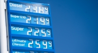 Die Benzinpreise in Deutschland liegen aktuell bei über zwei Euro. In vielen Nachbarländern kostet der Sprit aktuell deutlich weniger.