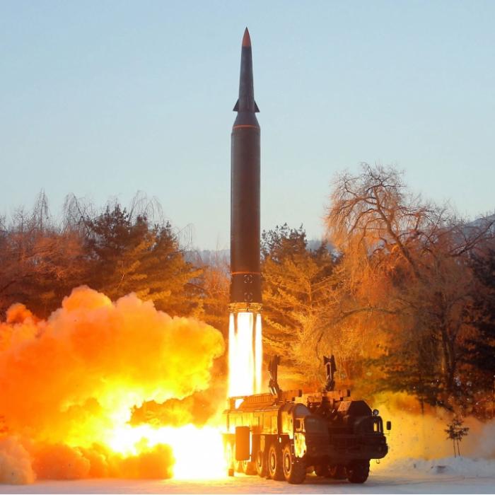 Schock-Foto aufgetaucht! Nordkorea-Diktator feuert um sich