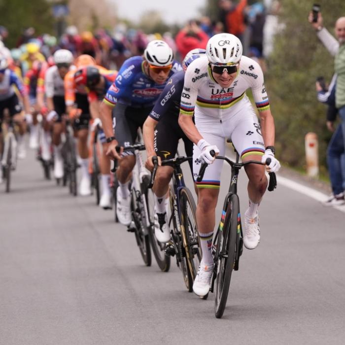 Van Aert gewinnt: Pogacar verpasst Sieg bei Paris-Roubaix