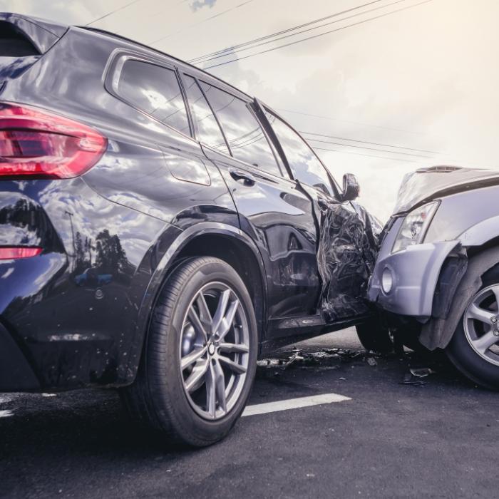 Zwei Personen gestorben! Wie kam es zu dem schweren Crash?