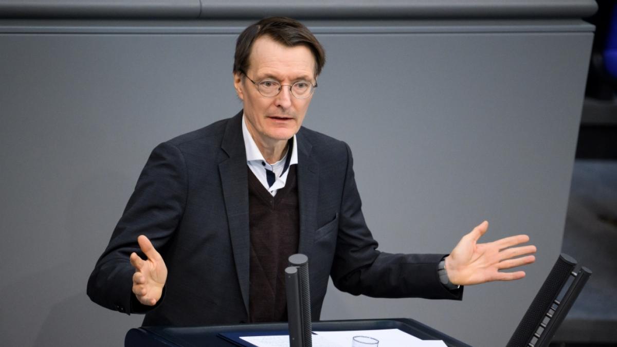 Karl Lauterbach versprach im Bundestag Hilfen f&uuml;r Kinder, die noch heute unter den Folgen der Corona-Ma&szlig;nahmen leiden. (Foto)