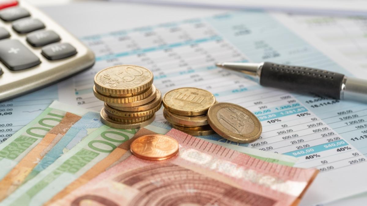 Rechnungen zeigen: Die geplanten Steuerentlastungen kommen bei den B&uuml;rger:innen nicht an. (Foto)