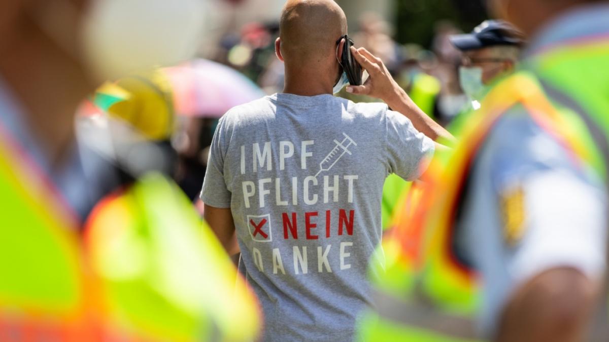 F&uuml;r das Wochenende vom 28. und 29. August will die Querdenken-Initiative Corona-Leugner, Impf-Skeptiker und Co. f&uuml;r einen "Gro&szlig;aufzug" in Berlin mobilisieren. Insgesamt 26 Demos wurden angemeldet. (Foto)