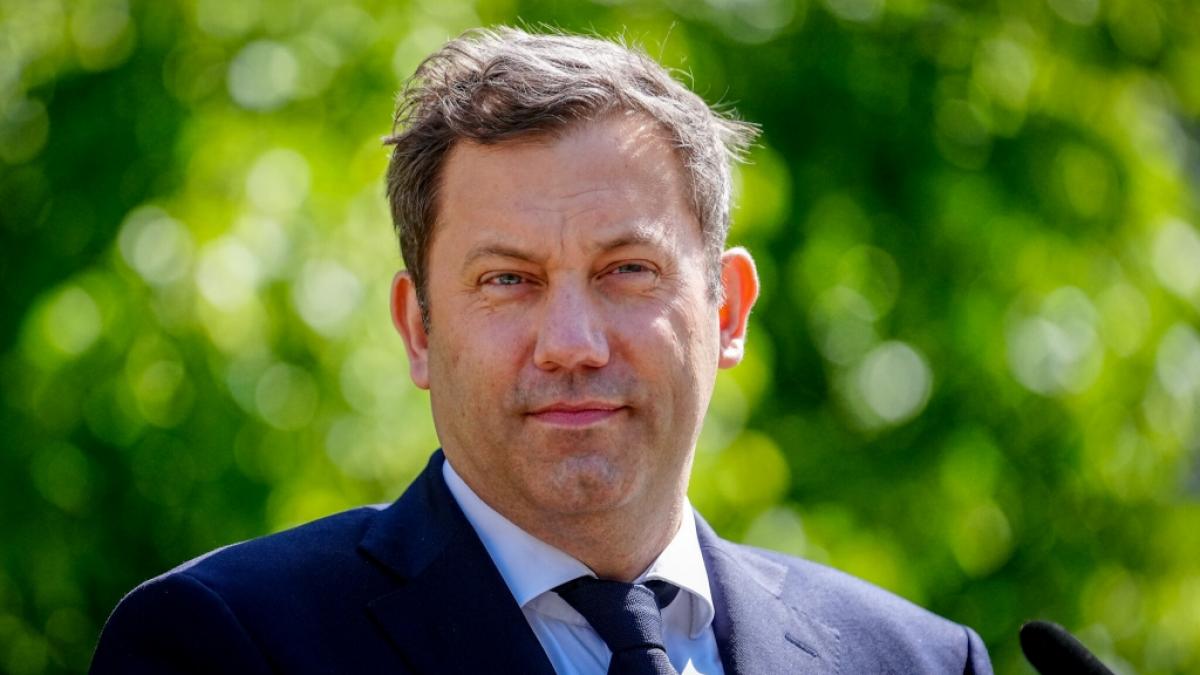 Lars Klingbeil (SPD), Bundesminister der Finanzen, Vizekanzler und SPD-Bundesvorsitzender, bei einer Pressekonferenz. (Foto)