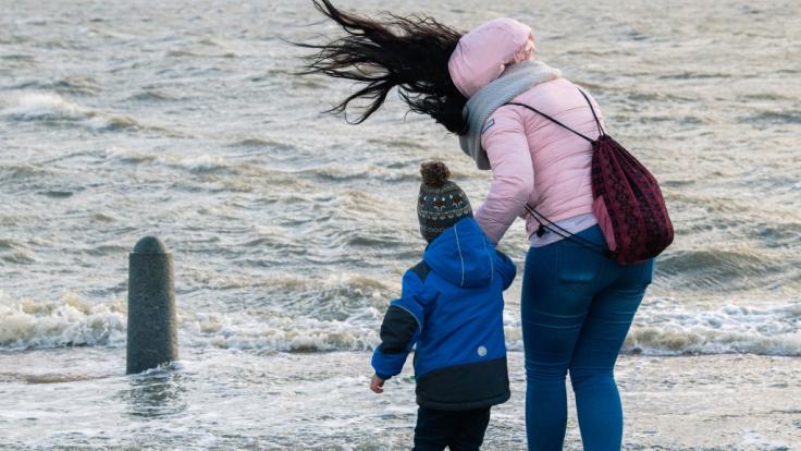 An der deutschen Nordseeküste zeigte sich das Wetter am 3. Advent von seiner stürmischen Seite.