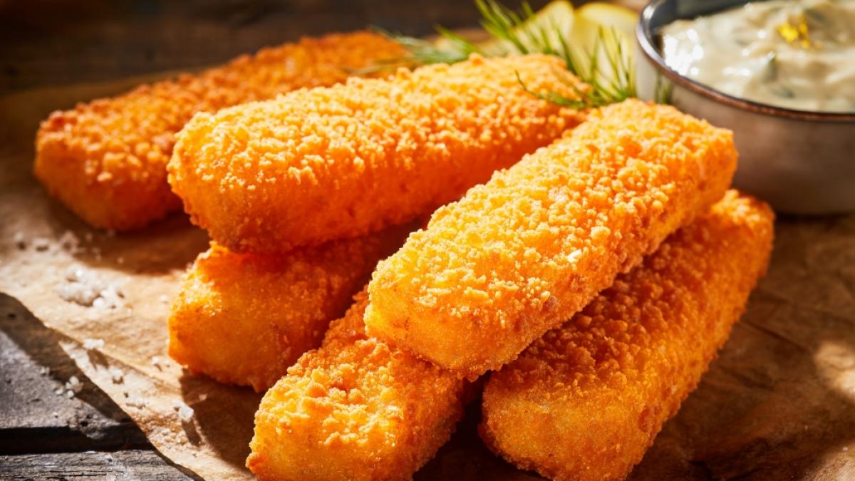 Aldi S&uuml;d ruft aktuell die XXL-Fischst&auml;bchen von Golden Seafood zur&uuml;ck. (Foto)