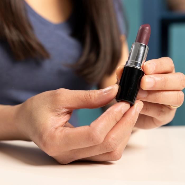 Beauty-Influencerin (24) plötzlich tot - sie aß regelmäßig Make-Up