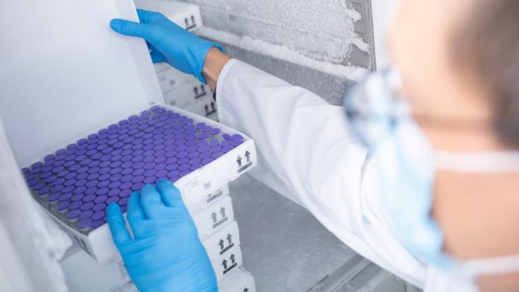 Der Impfstoff von Biontech und Pfizer scheint auch gegen Coronavirus-Varianten zu wirken.