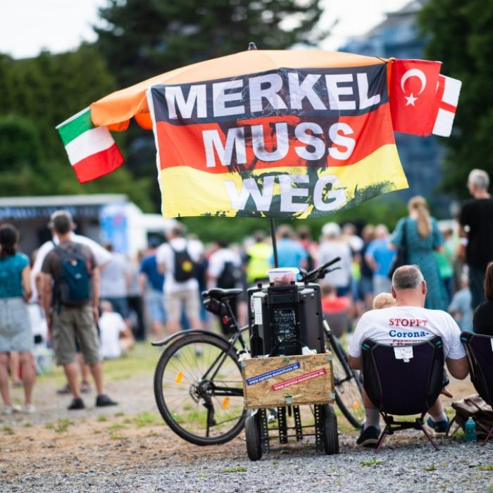 50.000 Teilnehmer! DAS passiert, wenn die Demo aufgelöst wird