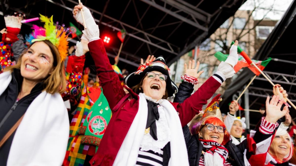 W&auml;hrend die Ukraine von Russland bombardiert wird, feiert K&ouml;ln fr&ouml;hlich Karneval - wie passt das zusammen? (Foto)