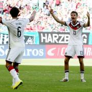 Trotz Live-Übertragung kann es schon einmal bis zu anderthalb Minuten dauern, bis ein Tor bei der Fußball-WM 2014 in Brasilien auf deutschen Fernsehern zu sehen ist.