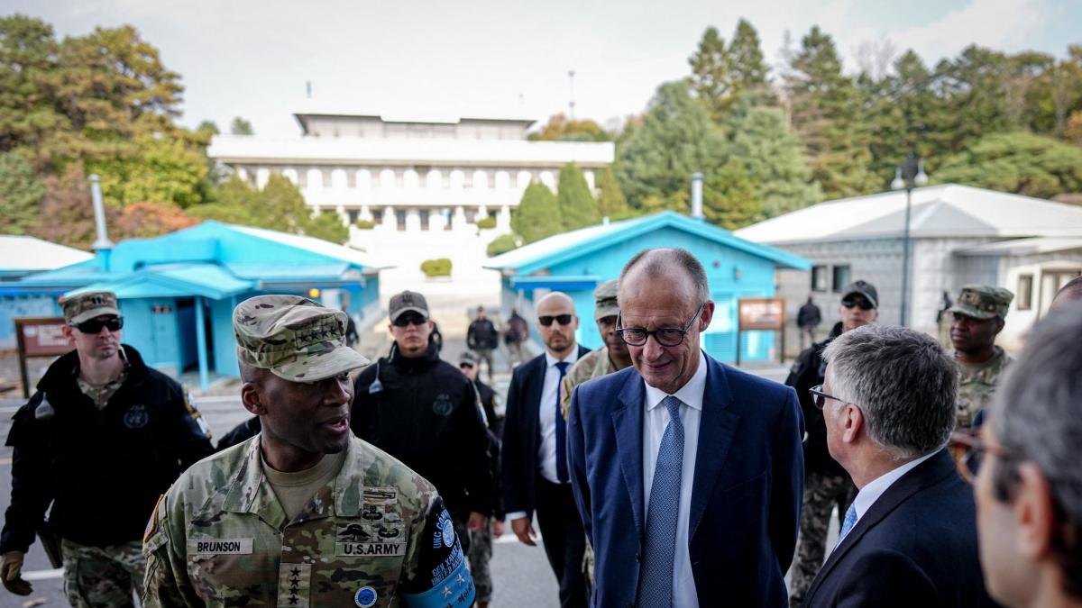Der Bundeskanzler mit General Xavier T. Brunson, Befehlshaber des Kommandos der Vereinen Nationen (UNC) (Foto)