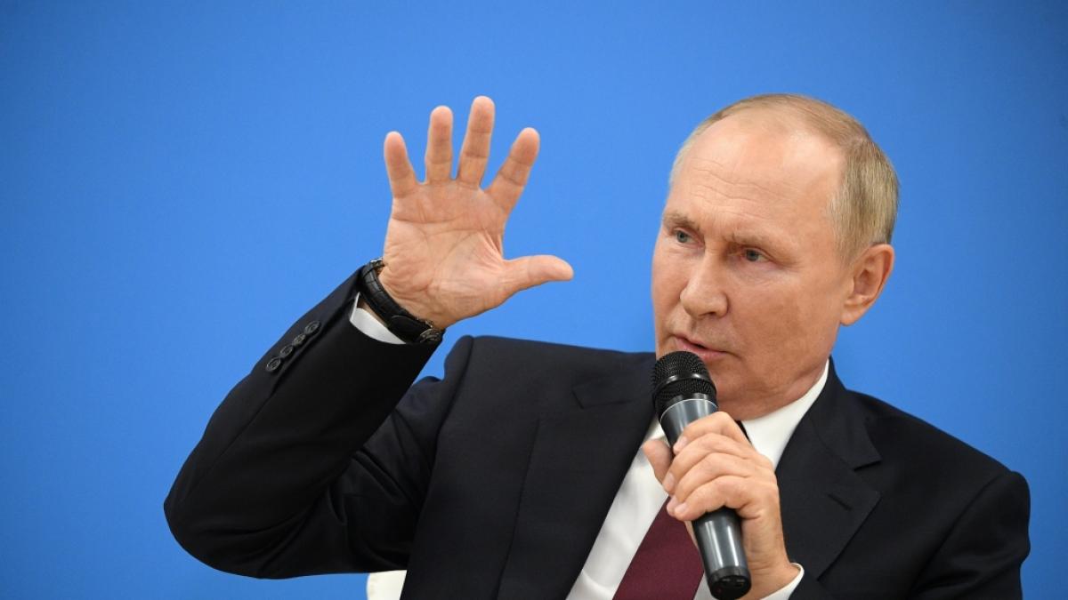 Wladimir Putin konnte seine Beine in Kaliningrad nicht stillhalten. (Foto)