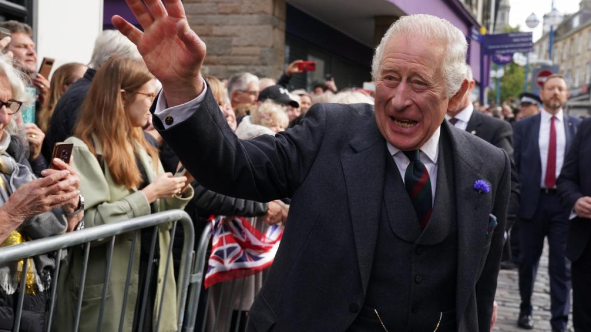 K&ouml;nig Charles III. hat gut Lachen: Als Monarch darf er sich legal &uuml;ber eine Reihe von Gesetzen hinfortsetzen. (Foto)