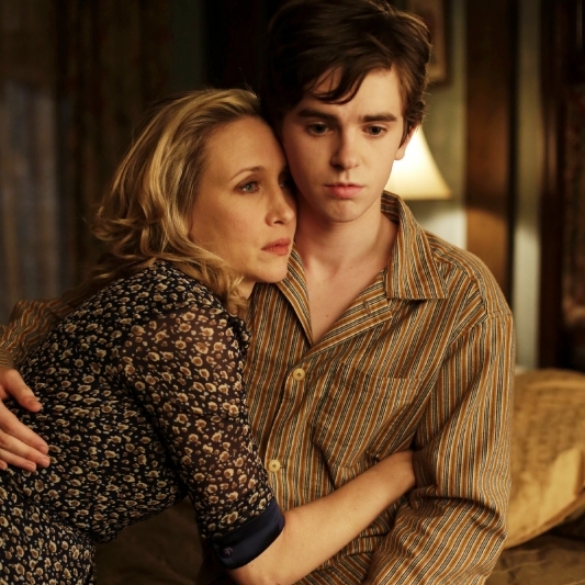 Vorschau Free-TV-Premiere: Wird Norman Bates dem Deputy Shelby entgehen?