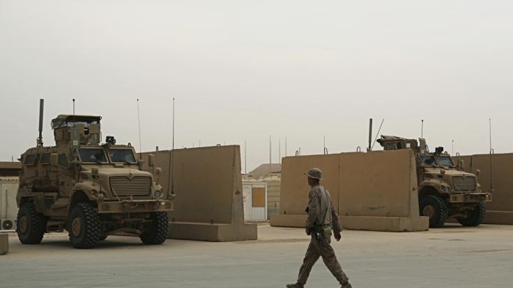Der Iran feuerte Raketen auf zwei Militärstützpunkte im Irak.