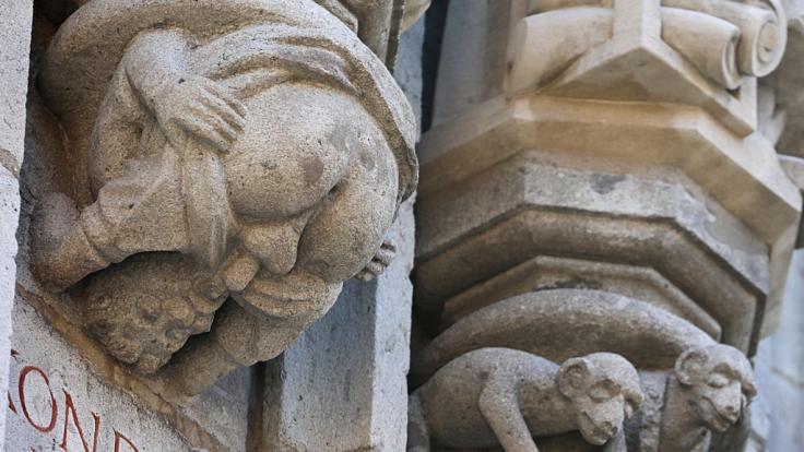 Oralsex an der Rathauswand