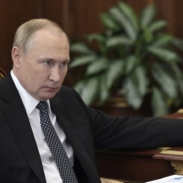 Verheerender Panzer-Patzer! Putin-Kommandant schaltet eigene Kameraden aus