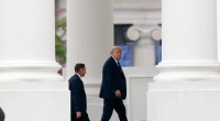 Donald Trump inspizierte die Säulen am Weißen Haus zuletzt ganz genau.