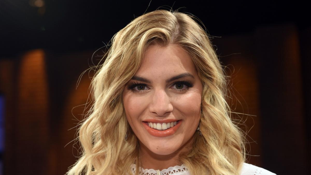 Angelina Kirsch sorgt im Badeanzug f&uuml;r Schnappatmung bei ihren Fans. (Foto)