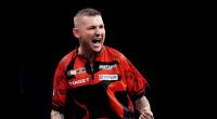 Darts-Profi Nathan Aspinall ist privat ein großer Fußball-Fan.