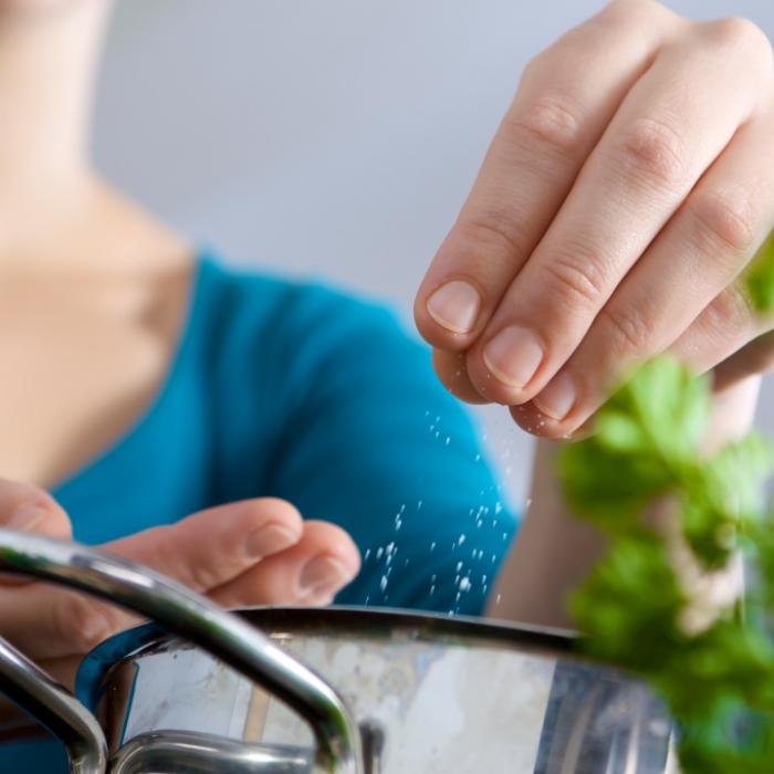 Profiköche verraten ihre Geheimzutaten! DAMIT schmeckt (fast) alles besser
