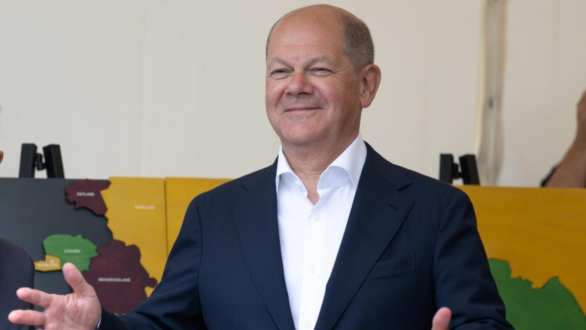 Olaf Scholz schnitt in aktuellen Umfragen besser ab als Friedrich Merz. (Foto)