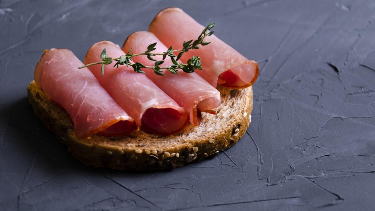 Wegen einer Kontaminierung mit Salmonellen und Listerien ruft ein Hersteller derzeit Putenlachsfilet zur&uuml;ck. (Foto)