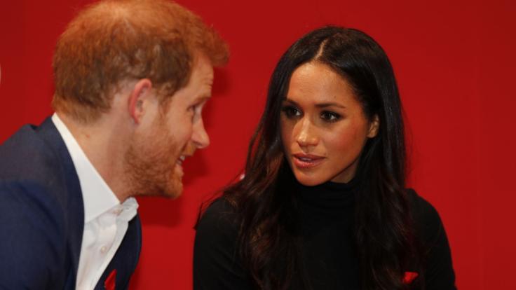 Meghan Markle und Prinz Harry bringen sich mit jeder privaten Äußerung in die Schusslinie von Kritikern.