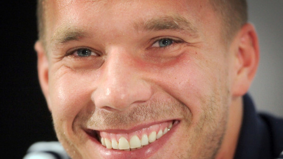 Lukas Podolski geh&ouml;rt zum Aufgebot f&uuml;r die Testpartie der Fu&szlig;ball-Nationalmannschaft gegen England, das am Mittwoch in Dortmund ausgetragen wird. (Foto)