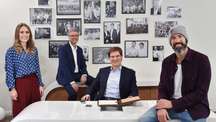 Selfmade-Unternehmer Carsten Maschmeyer sucht mit den Juroren Lea Lange und Dr. Klaus Schieble sowie Coach Matthew Mockridge in