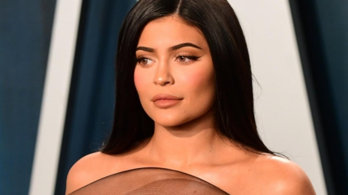 Kylie Jenner tr&auml;umt den Sonnenuntergang entgegen. (Foto)