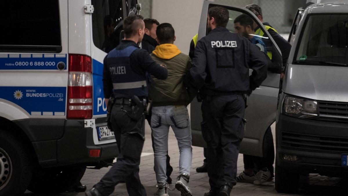 In Deutschland scheitern viele Abschiebungen auch daran, dass die Betroffenen einfach nicht mehr auffindbar sind (Symbolbild). (Foto)