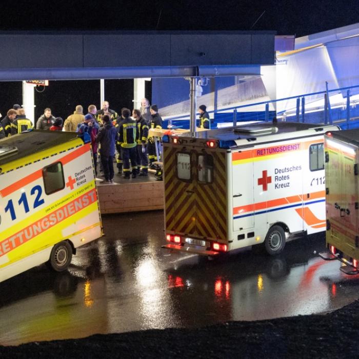 Mann (45) tot, mehrere Verletzte nach Viererbob-Crash