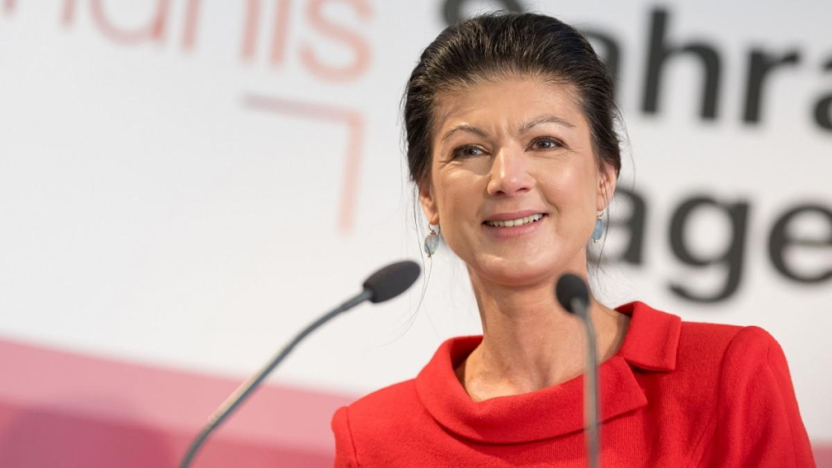 Parteivorsitzende Sahra Wagenknecht spricht bei einer Veranstaltung der Partei B&uuml;ndnis Sahra Wagenknecht. (Foto)