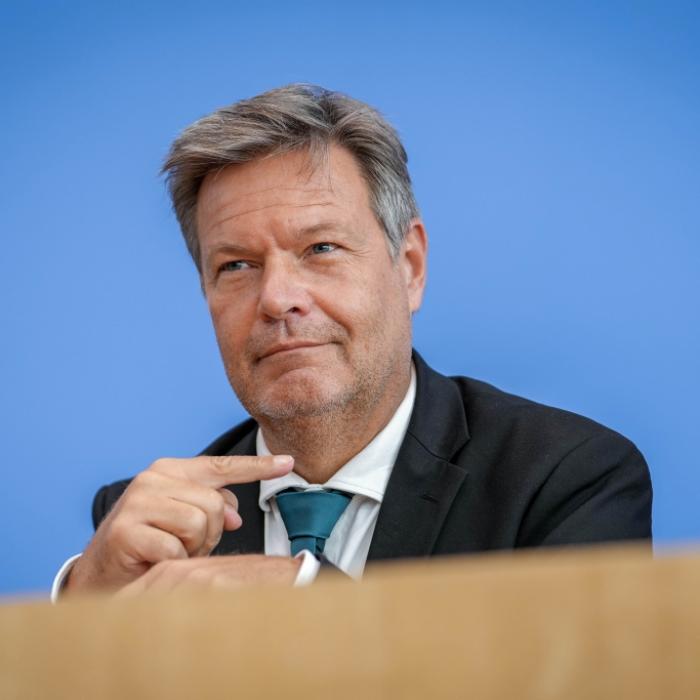Video streut versteckte Hinweise - was passiert am 8. November?