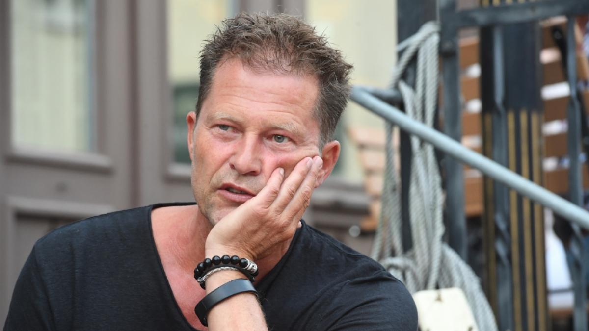 Til Schweiger hat sich den Magen verdorben. Leidet er an einer Lebensmittelvergiftung. (Foto)